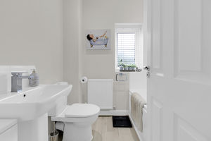 Family Bathroom/WC- click for photo gallery